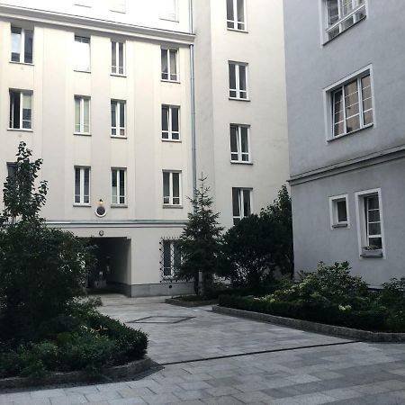 Beautiful Apartment In The Heart Of Warsaw, Poznanska Exterior photo