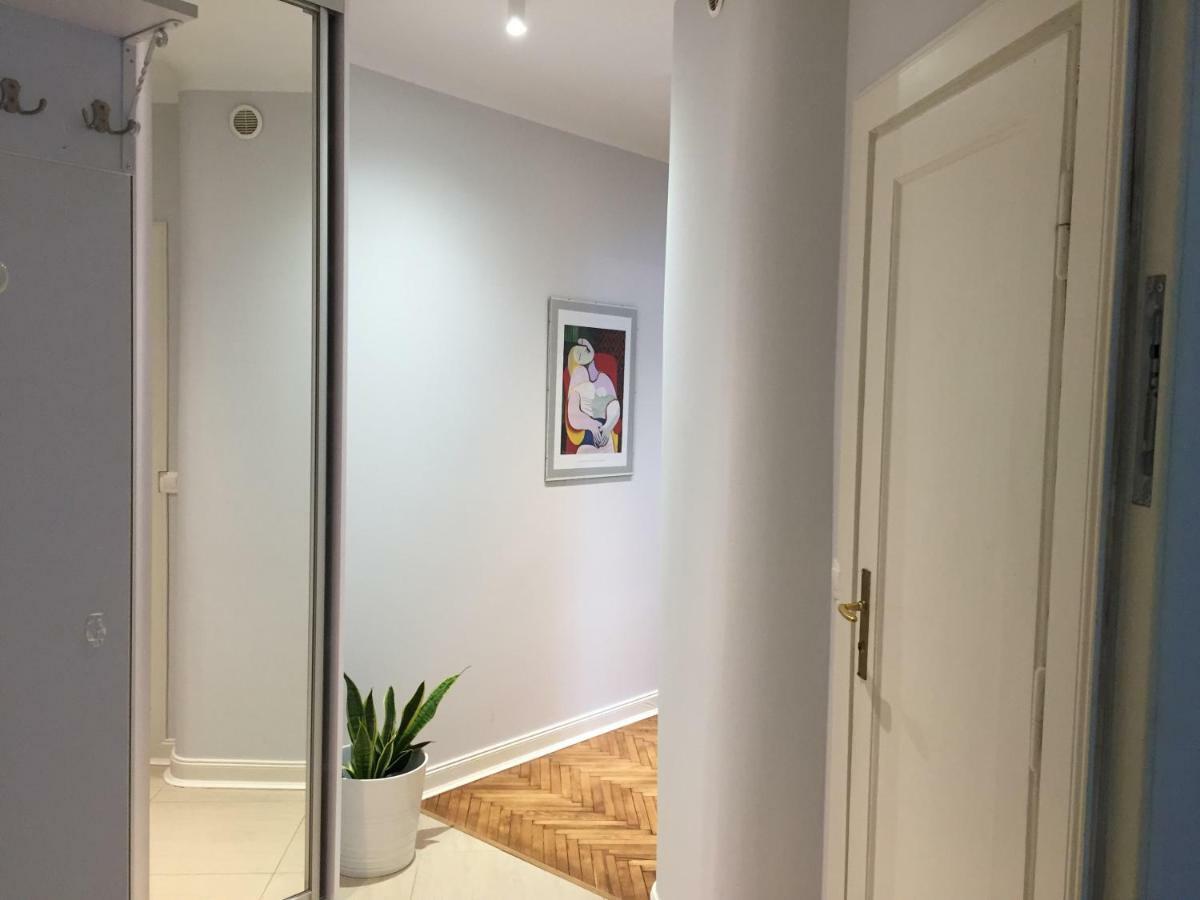 Beautiful Apartment In The Heart Of Warsaw, Poznanska Exterior photo