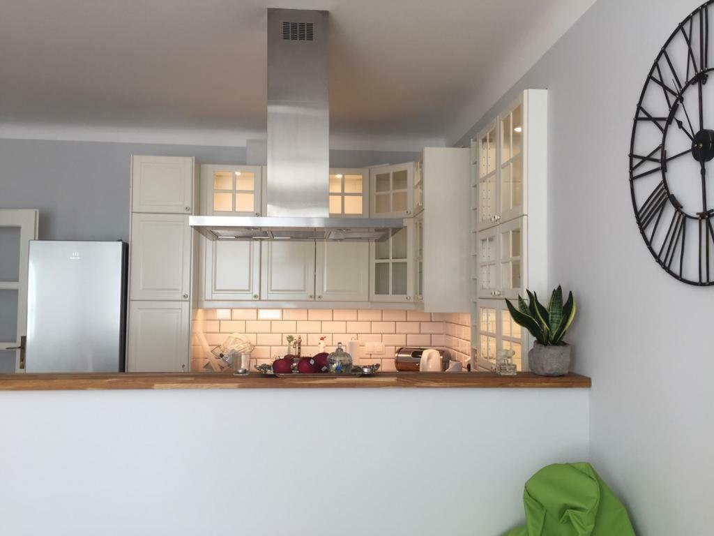 Beautiful Apartment In The Heart Of Warsaw, Poznanska Exterior photo